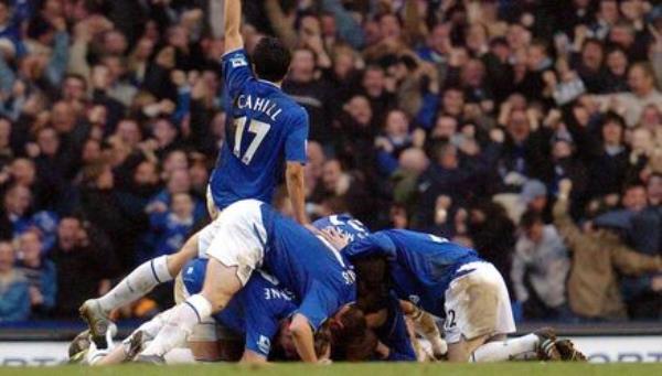 WINNING GOAL: Everton celebrate after Lee Carsley scores to make it 1-0 against Liverpool during their Premiereship clash at Goodison Park 11 December 2004. Pic: PAUL BARKER/AFP via Getty Images